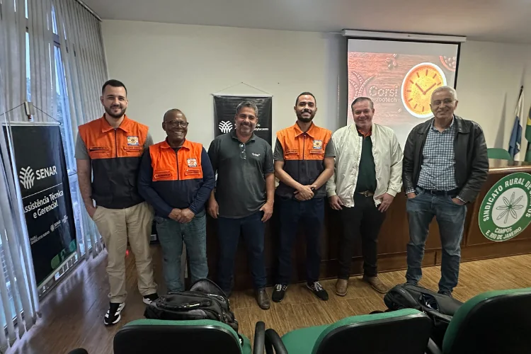 Equipe apresenta projetos de monitoramento meteorológico em Campos