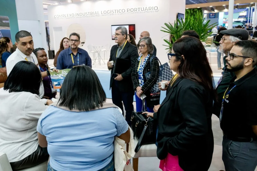 Empresários do Norte Fluminense durante a feira ROG.e