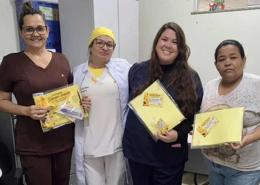 Servidores do Hospital São José durante ação de valorização da vida