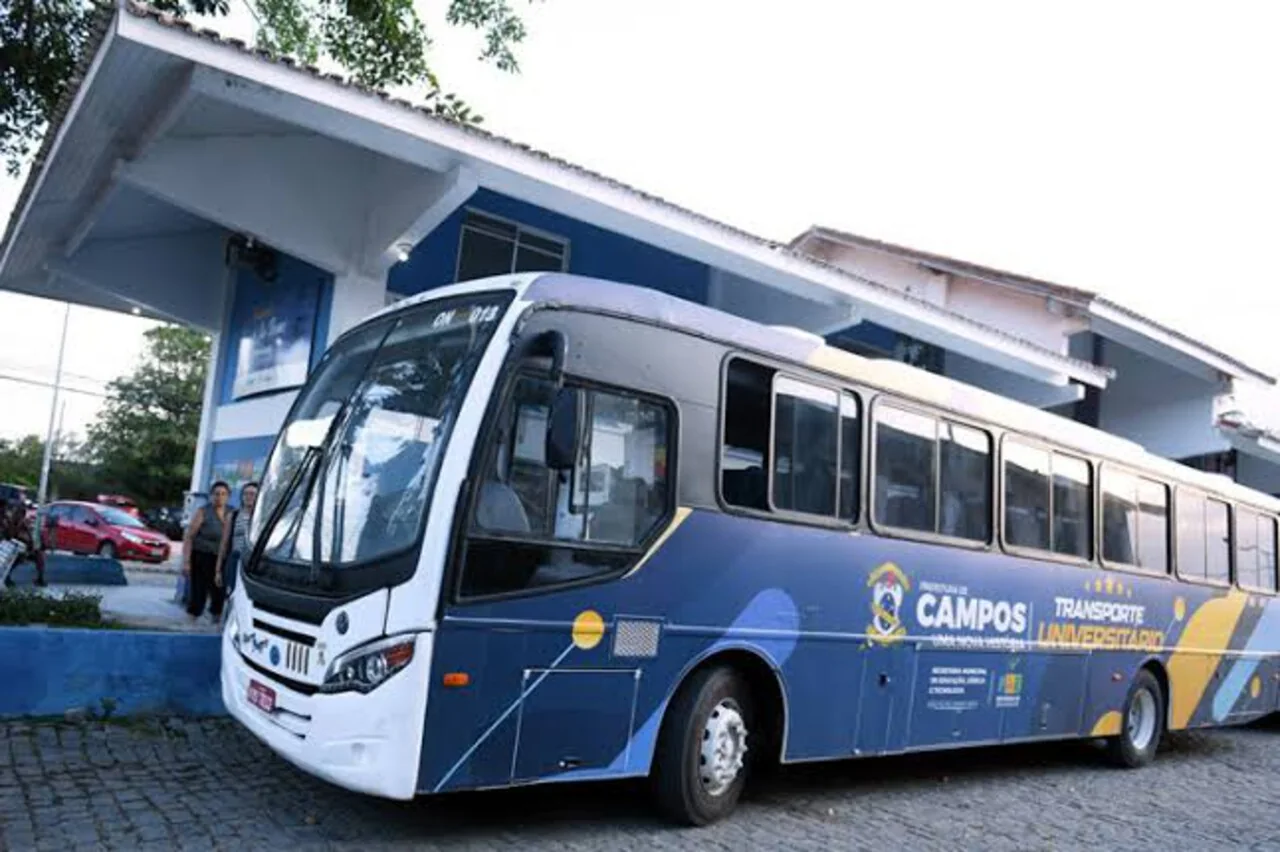 Veículos do Transporte Universitário de Campos