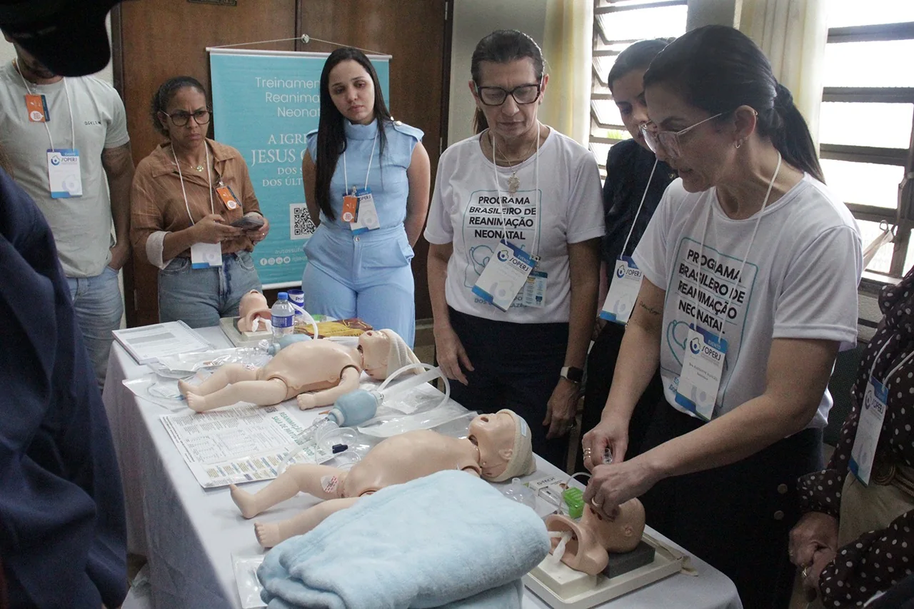 Profissionais participam de capacitação sobre reanimação neonatal em Campos