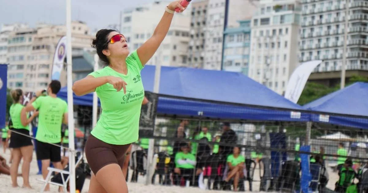Circuito de beach tennis reúne mais de 400 atletas em Copacabana