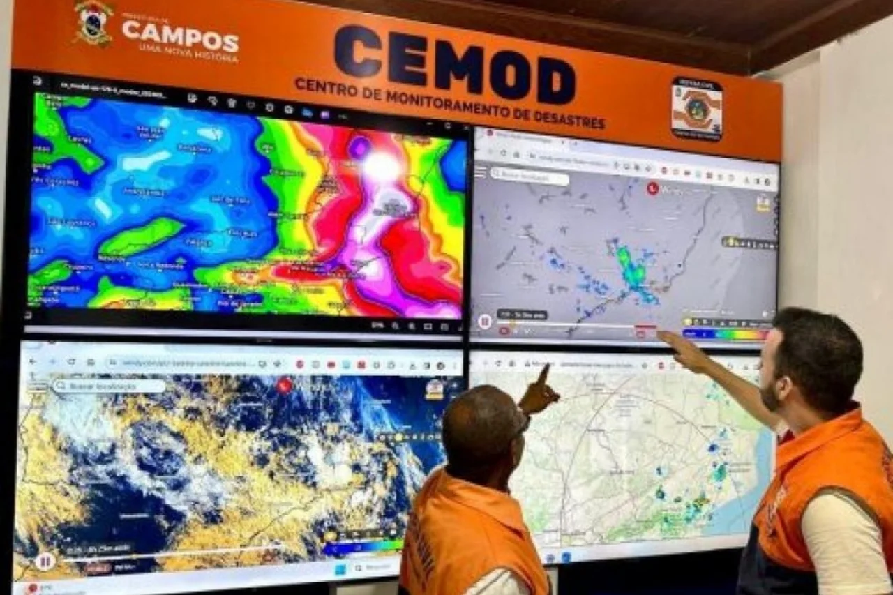 Chuva forte atinge via urbana de Campos dos Goytacazes