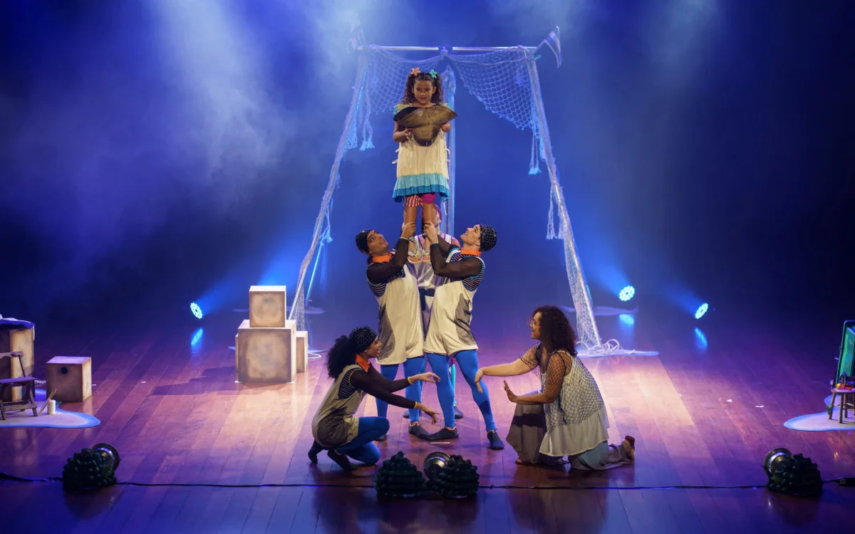 Espetáculo sobre cultura caiçara chega ao Theatro de Niterói