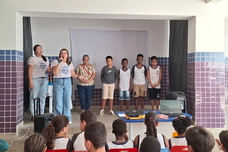 Estudantes participam do festival de curtas da Escola Municipal Nossa Senhora Aparecida
