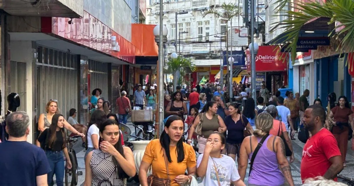 Lojas de Campos podem abrir no Dia do Comerciário sem funcionários