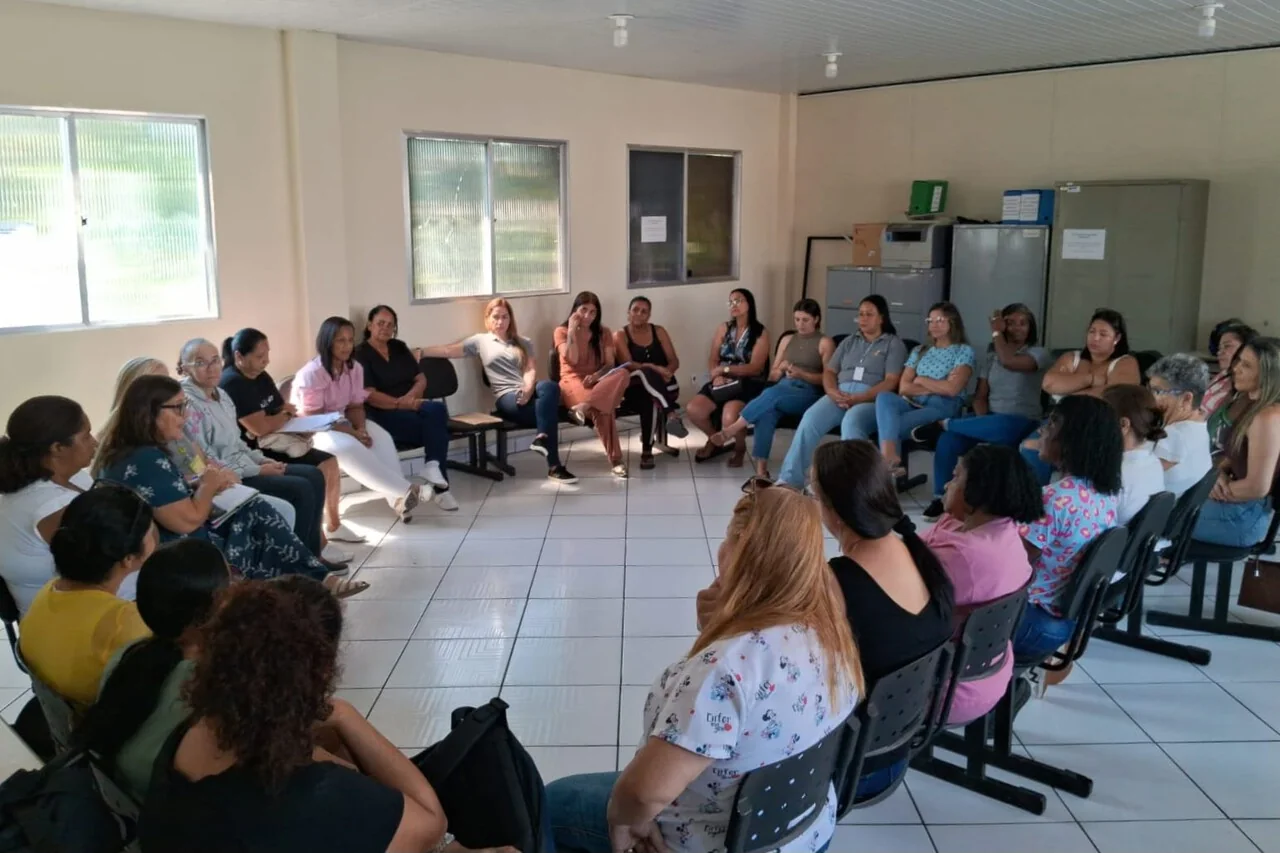 Profissionais do programa Melhor em Casa participam de roda de conversa sobre saúde mental