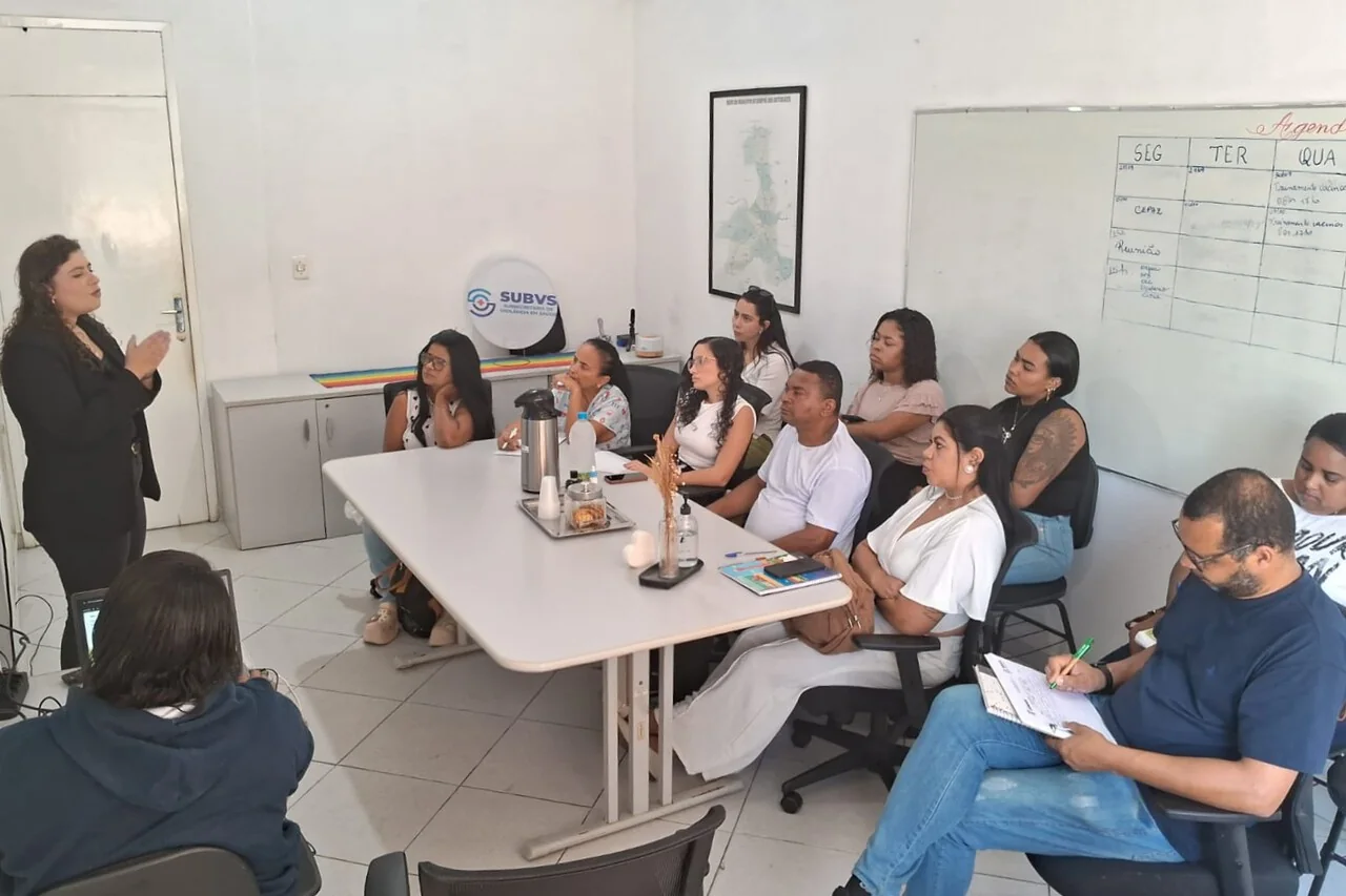 Profissionais de enfermagem participam de capacitação sobre vacinas em Campos