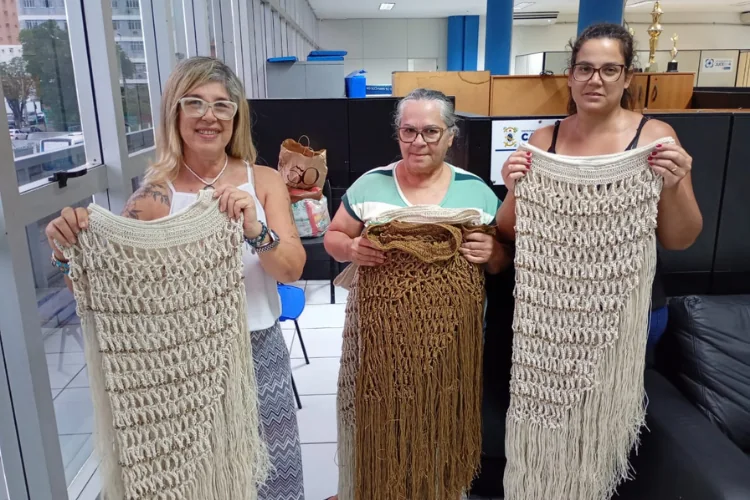 Projeto de crochê de Campos gera renda para artesãos