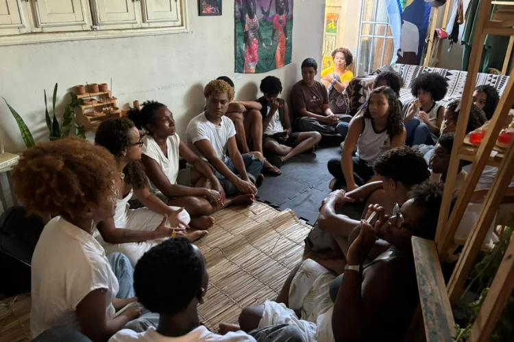 Projeto leva alunos de Travessão à Casa AfroRaiz