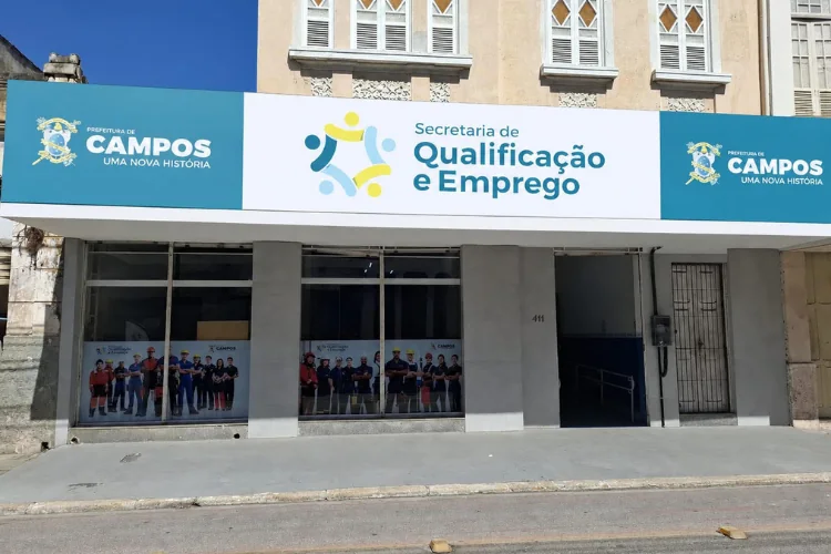 Atendimento a trabalhadores na Secretaria de Qualificação e Emprego de Campos