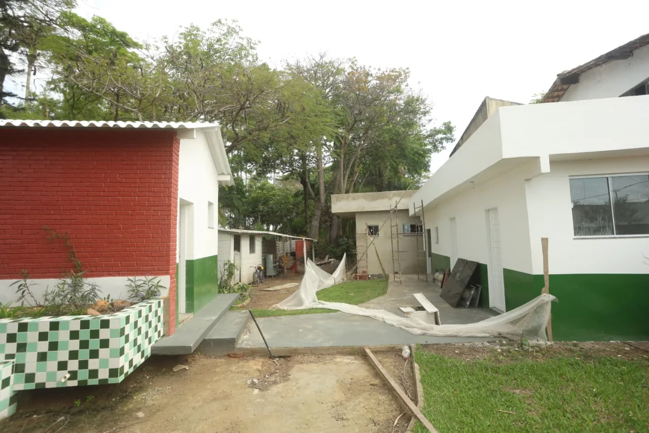 Obras de revitalização em andamento no Horto Municipal de Campos