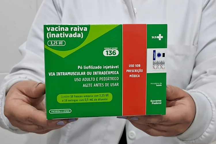 Atendimento de vacinação preventiva contra a raiva humana em Campos